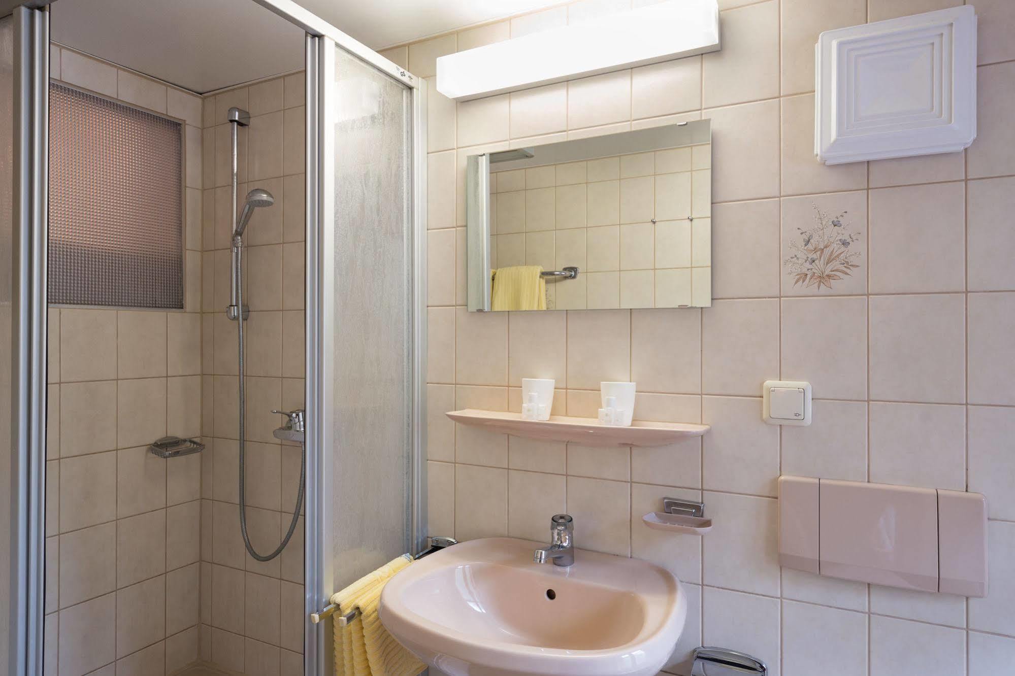 Hotel Koenigssee เชอเนา อัม เคอนิกเซ ภายนอก รูปภาพ